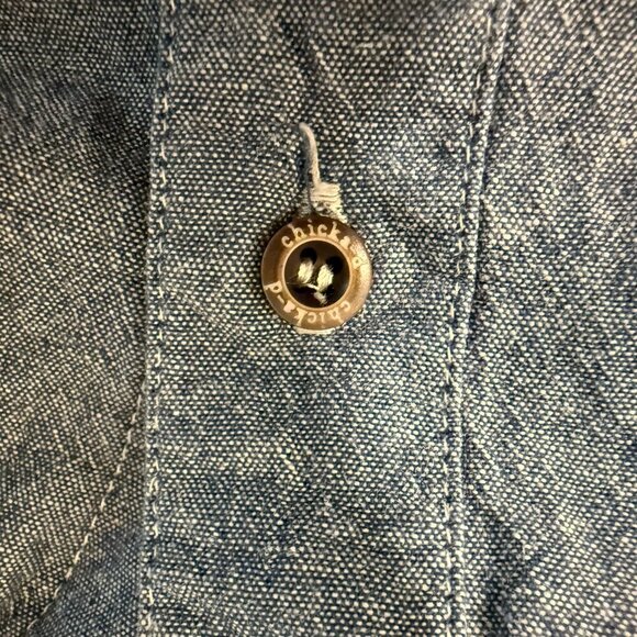 🏈Iowa Hawkeyes🏈 denim button-up - Picture 3 of 7